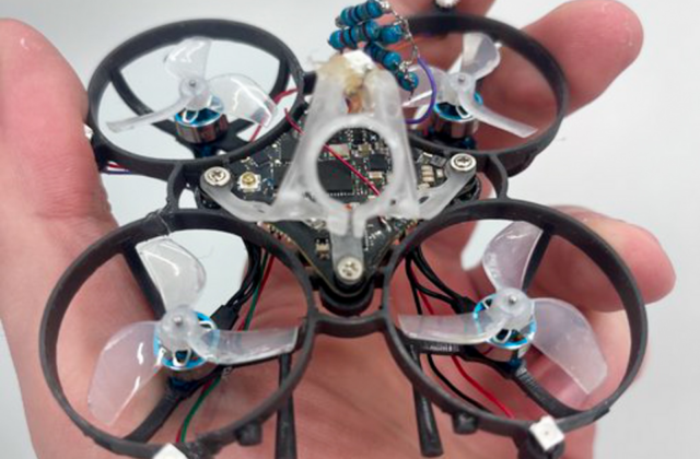 Giải Pháp Tiêu Diệt Muỗi Bằng Drone: Tương Lai Không Có Côn Trùng Phiền Toái?