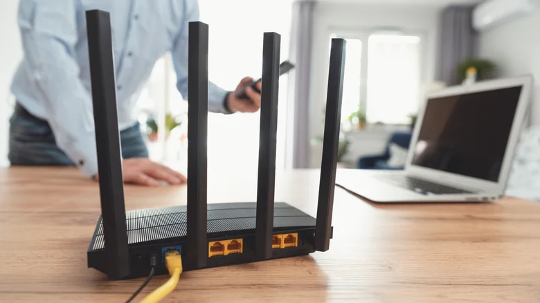 Tại Sao Nên Tránh Sử Dụng Bộ Định Tuyến Của Nhà Cung Cấp Dịch Vụ Internet?