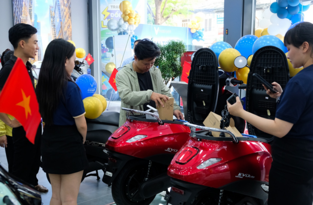 VinFast Khai Trương Mô Hình Showroom EV-Zone: Nâng Cao Trải Nghiệm Khách Hàng