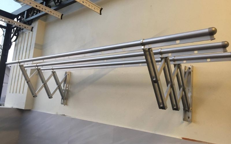 Cách lựa chọn cây phơi đồ "chất lượng" chị em nên biết 3 Giàn phơi kéo ngang gắn tường