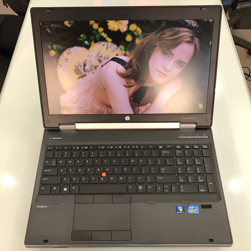 hp-8570w-man-hinh Hp Elitebook 8570w có thiết kế chắc chắn, khả năng chống va đập
