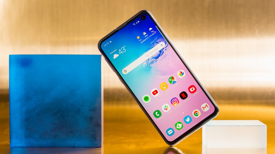 samsung-galaxy-s10e Samsung Galaxy S10e nhỏ gọn nhưng có võ