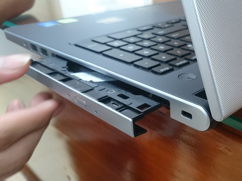 tang-tuoi-tho-pin-cho-laptop-4 Ổ đĩa quang tiêu tốn pin