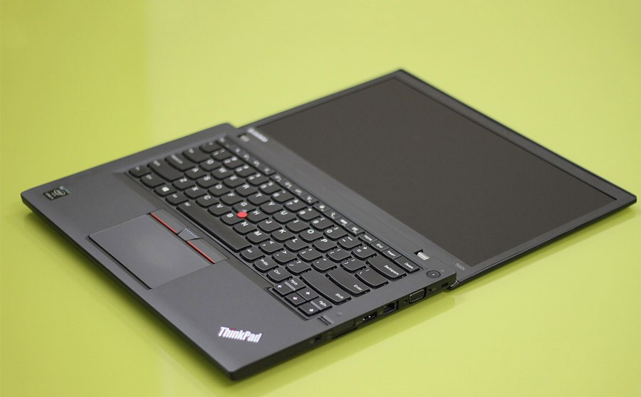 thinkpad-t450s Thinkpad T450s với trackpoint nổi bật